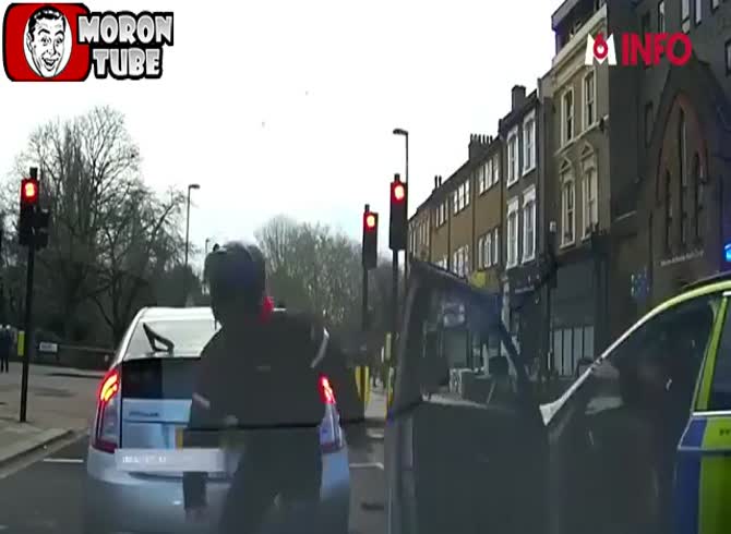 Video :This is how British law enforcement ended urban rodeos